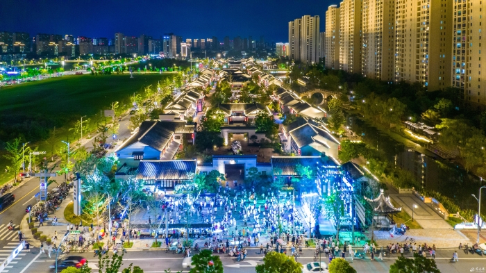 尽享夏日精彩生活（报纸）(8900065(8910670)-20240805083406