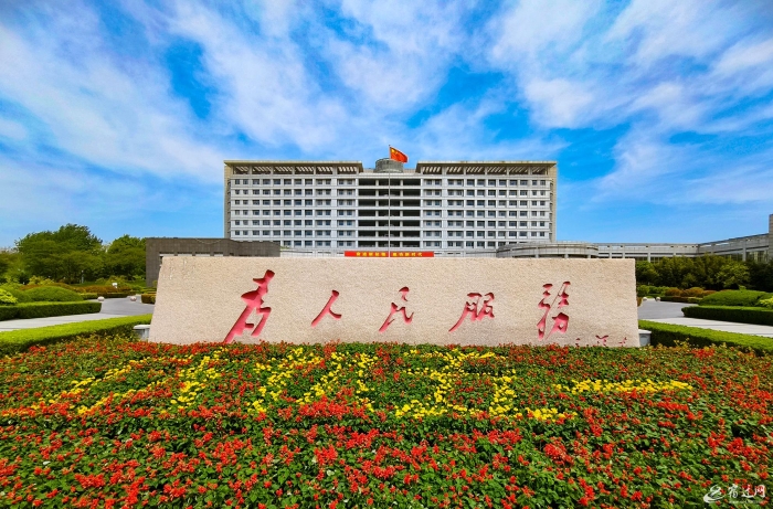 （全媒体）扮靓城市迎&ldquo;五一&rdquo;(分离图)（(12869760)-20250501075249